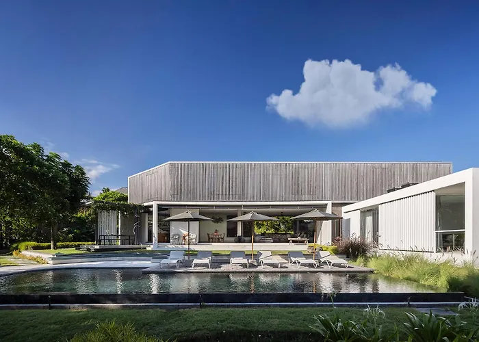 La Maison D'ulysse - Luxury 4-bedroom With Pool In Canggu 科洛布坎
