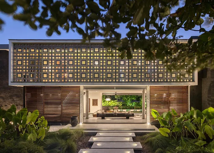 La Maison D'ulysse - Luxury 4-bedroom With Pool In Canggu 科洛布坎