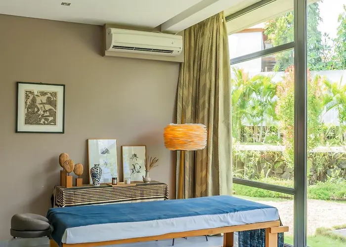 La Maison D'ulysse - Luxury 4-bedroom With Pool In Canggu 科洛布坎