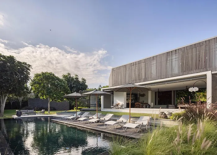 La Maison D'ulysse - Luxury 4-bedroom With Pool In Canggu 科洛布坎
